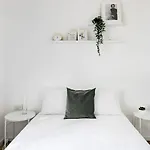 Designed Apartment By The Beach
